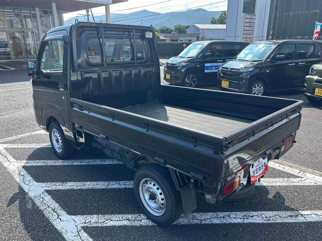 ハイゼットトラックＥＸＴ５速ＭＴ車　４ＷＤ車（ハイロー切り替え）　リモコンキー　パワーウィンドウ　作業灯　フォグランプ　運転席エアバッグ（鹿児島県）の中古車