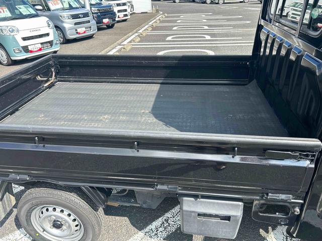 ハイゼットトラックＥＸＴ５速ＭＴ車　４ＷＤ車（ハイロー切り替え）　リモコンキー　パワーウィンドウ　作業灯　フォグランプ　運転席エアバッグ（鹿児島県）の中古車