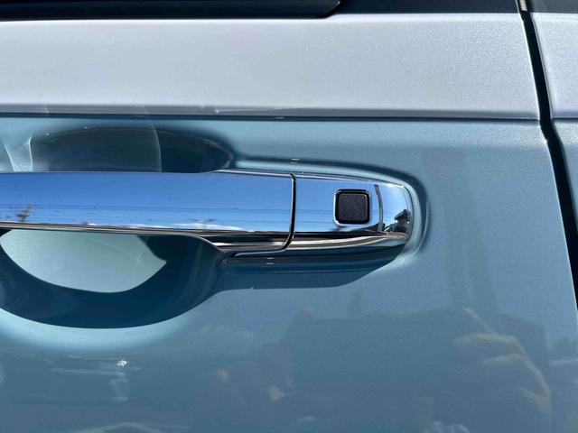 ムーヴキャンバスストライプスＧターボターボ車　インパネシフト　プッシュスタートスイッチ　電子カードキー　電動パーキングブレーキ　ＡＢＳ　レーンキープ　オートハイビーム　シートヒーター（鹿児島県）の中古車