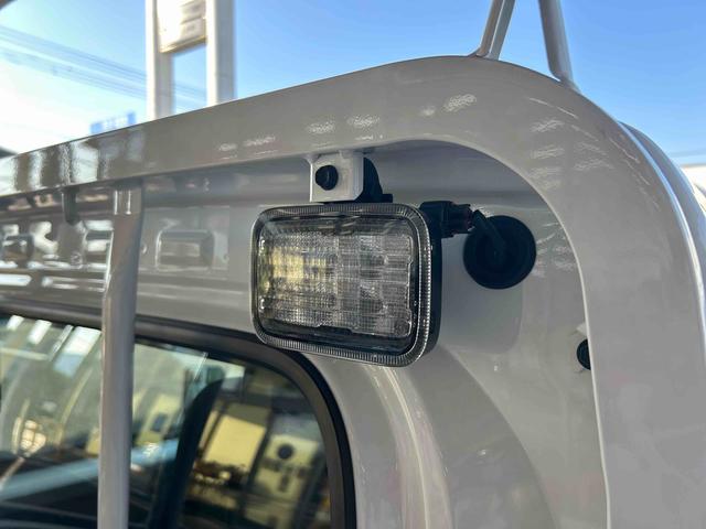 ハイゼットトラックスタンダード　農用スペシャル切替式４ＷＤ　フロアＣＶＴ　レーンキープアシスト　誤発進抑制機能　オートハイビーム　運転席エアバック　助手席エアバック　ＡＢＳ（鹿児島県）の中古車