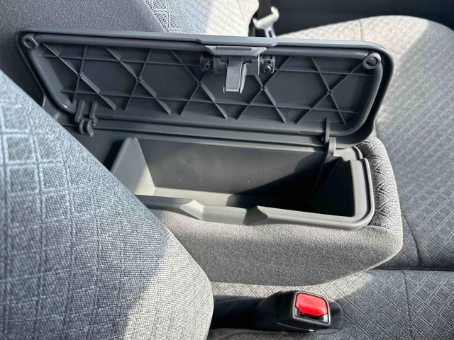 タントＸインパネシフト　プッシュスタートスイッチ　電子カードキー　電動パーキングブレーキ　片側電動両側スライドドア　車線逸脱警報　ブレーキサポート　オートハイビーム　ＡＢＳ（鹿児島県）の中古車