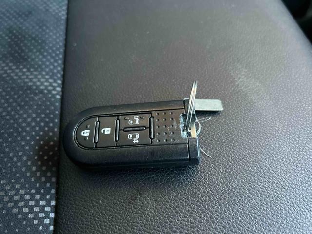 タントカスタムＸ　トップエディションリミテッドＳＡIIIインパネシフト　プッシュスタートスイッチ　電子カードキー　カーナビ　バックモニター（パノラマモニター）　アルミホイール　ＡＢＳ　衝突被害軽減システム（鹿児島県）の中古車