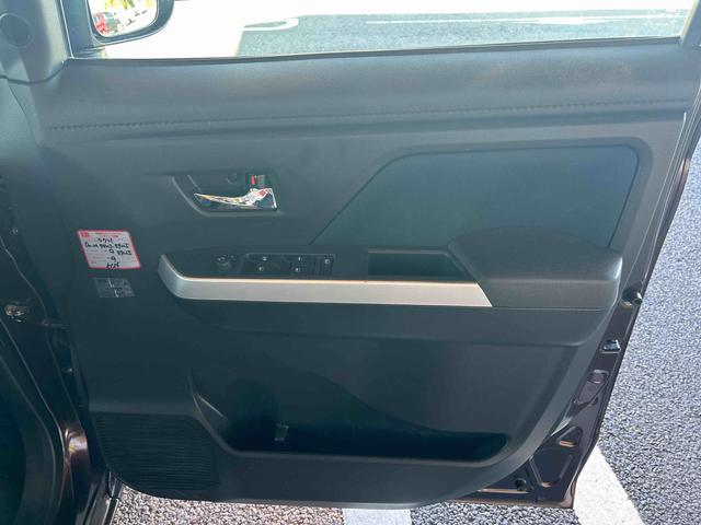 トールカスタムＧインパネシフト　プッシュスタートスイッチ　電子カードキー　電動パーキングブレーキ　両側電動スライドドア　緊急ブレーキ　アルミホイール　ＡＢＳ　ＥＴＣ車載器　ドラレコ（鹿児島県）の中古車