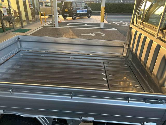 ハイゼットトラックスタンダード 農用スペシャル切り替え4WD フロアCVT車 ブレーキサポート 車線逸脱警報装置 オートハイビーム ABS パワーステアリング エアコン ダブルエアバッグ(鹿児島県)の中古車