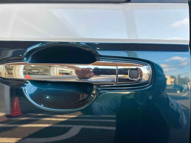 ムーヴキャンバスストライプスGインパネシフト プッシュスタートスイッチ 電子カードキー 電動パーキングブレーキ 両側パワースライドドア 前後誤発進抑制 車線逸脱警告 オートハイビーム ABS シートヒーター(鹿児島県)の中古車