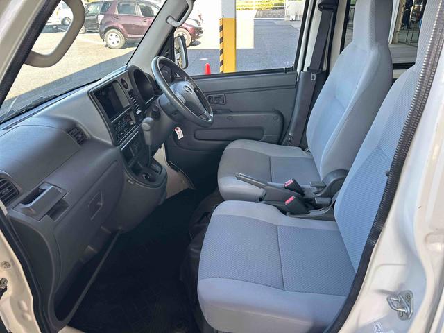 ハイゼットカーゴDXインパネシフト リモコンキー 左右スライドドア(鹿児島県)の中古車