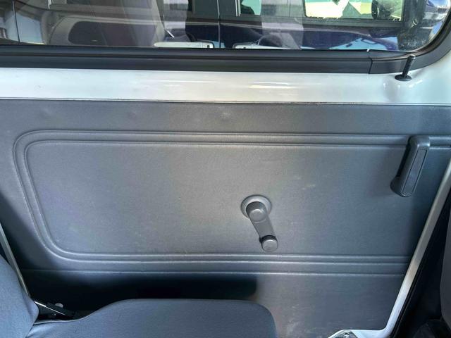ハイゼットカーゴDXインパネシフト リモコンキー 左右スライドドア(鹿児島県)の中古車