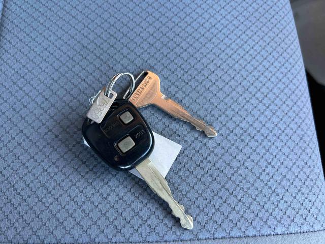 ハイゼットカーゴDXインパネシフト リモコンキー 左右スライドドア(鹿児島県)の中古車