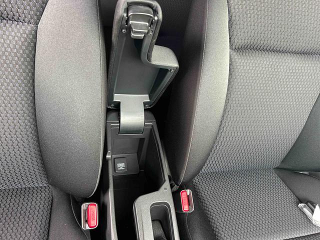 フィット１３Ｇ・Ｓ　ホンダセンシングプッシュスタートスイッチ　電子カードキー　アルミホイール　ＡＢＳ（鹿児島県）の中古車