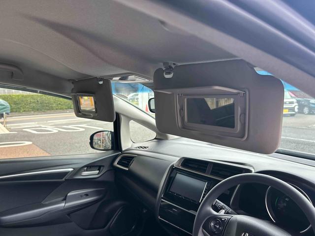 フィット１３Ｇ・Ｓ　ホンダセンシングプッシュスタートスイッチ　電子カードキー　アルミホイール　ＡＢＳ（鹿児島県）の中古車