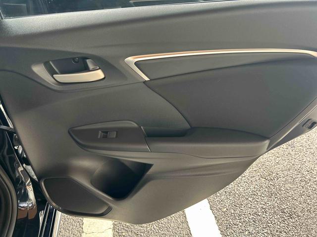 フィット１３Ｇ・Ｓ　ホンダセンシングプッシュスタートスイッチ　電子カードキー　アルミホイール　ＡＢＳ（鹿児島県）の中古車