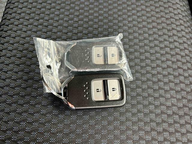 フィット１３Ｇ・Ｓ　ホンダセンシングプッシュスタートスイッチ　電子カードキー　アルミホイール　ＡＢＳ（鹿児島県）の中古車