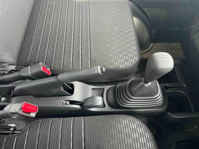 ハイゼットトラックＥＸＴパートタイム４ＷＤ　５ＭＴ　プッシュスタートスイッチ　電子カードキー　誤発進抑制　オートハイビーム　レーンアシスト　ＡＢＳ　フォグランプ（鹿児島県）の中古車