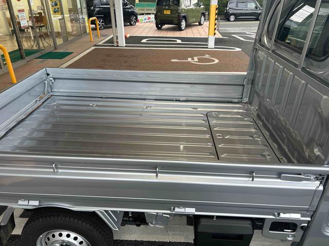 ハイゼットトラックＥＸＴパートタイム４ＷＤ　５ＭＴ　プッシュスタートスイッチ　電子カードキー　誤発進抑制　オートハイビーム　レーンアシスト　ＡＢＳ　フォグランプ（鹿児島県）の中古車