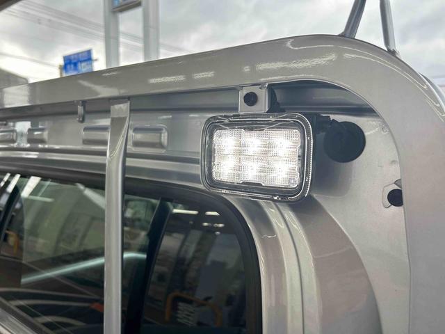 ハイゼットトラックＥＸＴパートタイム４ＷＤ　５ＭＴ　プッシュスタートスイッチ　電子カードキー　誤発進抑制　オートハイビーム　レーンアシスト　ＡＢＳ　フォグランプ（鹿児島県）の中古車