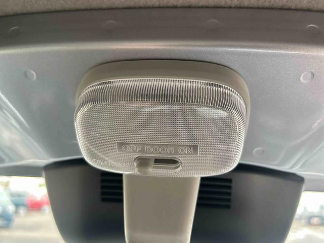 ハイゼットトラックＥＸＴパートタイム４ＷＤ　５ＭＴ　プッシュスタートスイッチ　電子カードキー　誤発進抑制　オートハイビーム　レーンアシスト　ＡＢＳ　フォグランプ（鹿児島県）の中古車