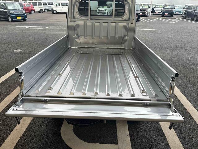 ハイゼットトラックＥＸＴパートタイム４ＷＤ　５ＭＴ　プッシュスタートスイッチ　電子カードキー　誤発進抑制　オートハイビーム　レーンアシスト　ＡＢＳ　フォグランプ（鹿児島県）の中古車