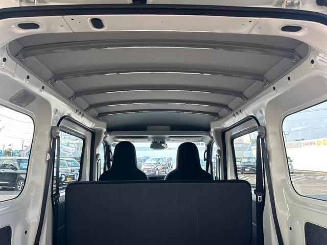 ハイゼットカーゴＤＸインパネシフト　衝突回避支援ブレーキ　運転席助手席エアバック　レーンアシスト　オートマチックハイビーム　ＡＢＳ（鹿児島県）の中古車