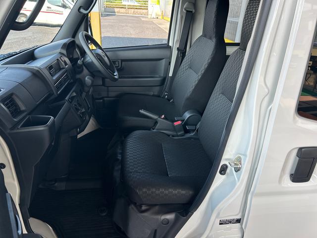 ハイゼットカーゴＤＸインパネシフト　衝突回避支援ブレーキ　運転席助手席エアバック　レーンアシスト　オートマチックハイビーム　ＡＢＳ（鹿児島県）の中古車