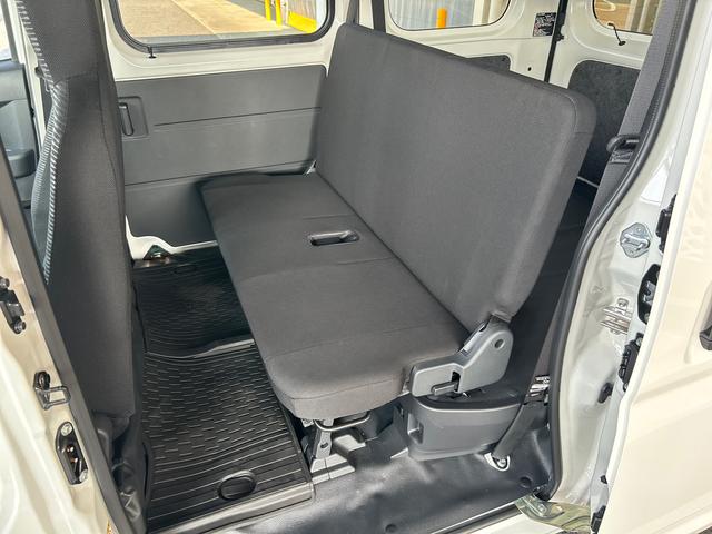 ハイゼットカーゴＤＸインパネシフト　衝突回避支援ブレーキ　運転席助手席エアバック　レーンアシスト　オートマチックハイビーム　ＡＢＳ（鹿児島県）の中古車