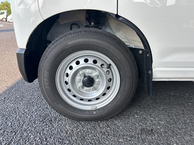 ハイゼットカーゴＤＸインパネシフト　衝突回避支援ブレーキ　運転席助手席エアバック　レーンアシスト　オートマチックハイビーム　ＡＢＳ（鹿児島県）の中古車