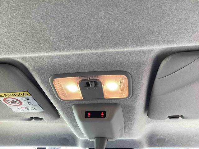 ムーヴキャンバスストライプスGターボターボ車 インパネシフト プッシュスタートスイッチ 電子カードキー 電動パーキングブレーキ 衝突軽減ブレーキ レーンアシスト オートマチックハイビーム ABS 両側パワースライドドア(鹿児島県)の中古車