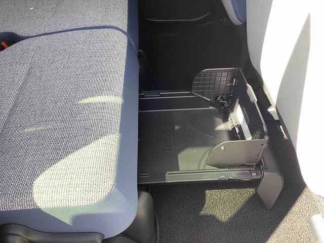 ムーヴキャンバスストライプスGターボターボ車 インパネシフト プッシュスタートスイッチ 電子カードキー 電動パーキングブレーキ 衝突軽減ブレーキ レーンアシスト オートマチックハイビーム ABS 両側パワースライドドア(鹿児島県)の中古車