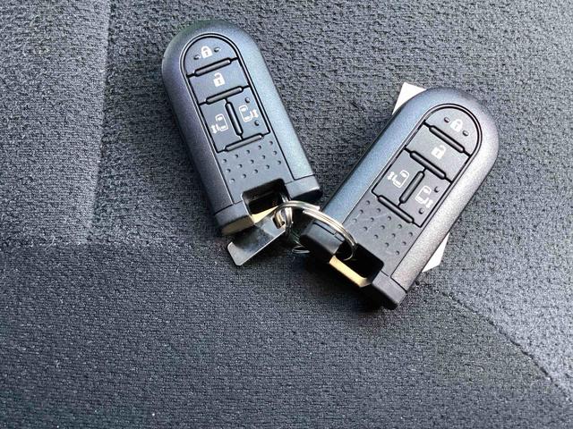 ムーヴキャンバスＧブラックインテリアリミテッド　ＳＡIIIインパネシフト　プッシュスタートスイッチ　電子カードキー　カーナビ　衝突被害軽減システム　レーンアシスト　踏み間違え防止　ＡＢＳ（鹿児島県）の中古車