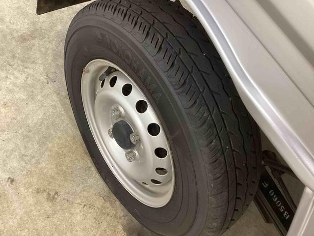 ハイゼットトラックスタンダード　農用スペシャル５ＭＴ車　４ＷＤ（ハイロー切り替えレバー）　　パワーステアリング　エアコン　ＡＢＳ　エアバック　作業灯　テールゲートチェーン　３方開（鹿児島県）の中古車