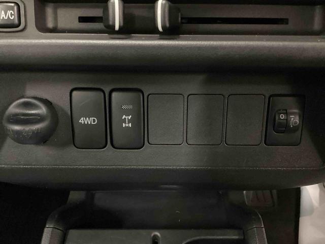 ハイゼットトラックスタンダード　農用スペシャル５ＭＴ車　４ＷＤ（ハイロー切り替えレバー）　　パワーステアリング　エアコン　ＡＢＳ　エアバック　作業灯　テールゲートチェーン　３方開（鹿児島県）の中古車