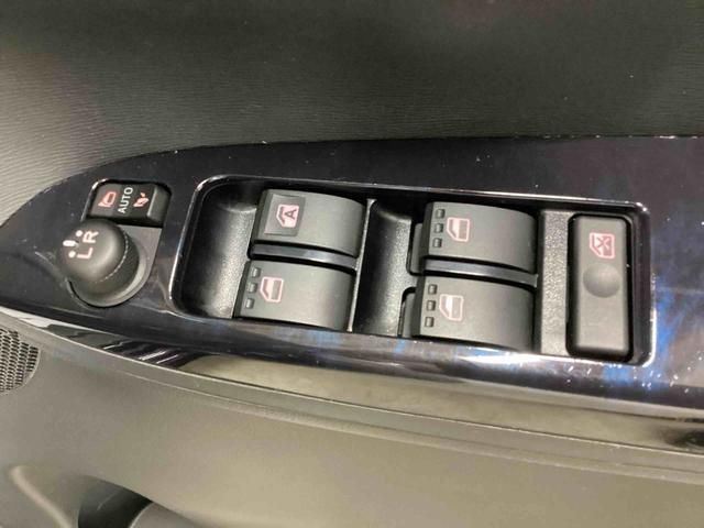 タントカスタムＸ　トップエディションＳＡIIIインパネシフト　プッシュスタートスイッチ　電子カードキー　アルミホイール　レーンアシスト　衝突軽減ブレーキ　カーナビ　ＡＢＳ　オートハイビーム　両側スライドドア（鹿児島県）の中古車