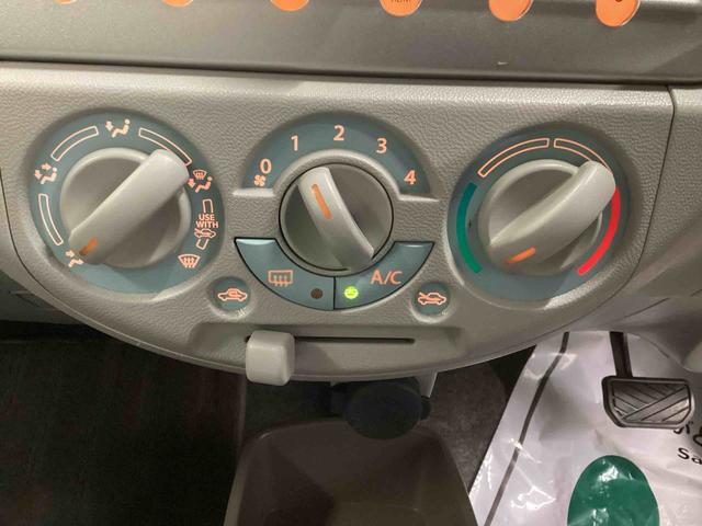 キャロルエコＥＣＯ−ＸフロアＣＶＴ車　プッシュスタートスイッチ　電子カードキー　運転席助手席エアバック　ＡＢＳ　ＣＤプレーヤー　エアコン　パワステ　パワーウィンドウ（鹿児島県）の中古車