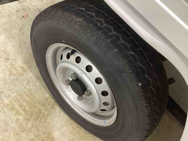 キャリイトラックＫＸ５速ＭＴ車　ハイロー切り替え４ＷＤ車　デフロック　作業灯　パワーウィンドウ　リモコンキー　フォグランプ　ＣＤプレーヤー　運転席エアバッグ　ＡＢＳ（鹿児島県）の中古車