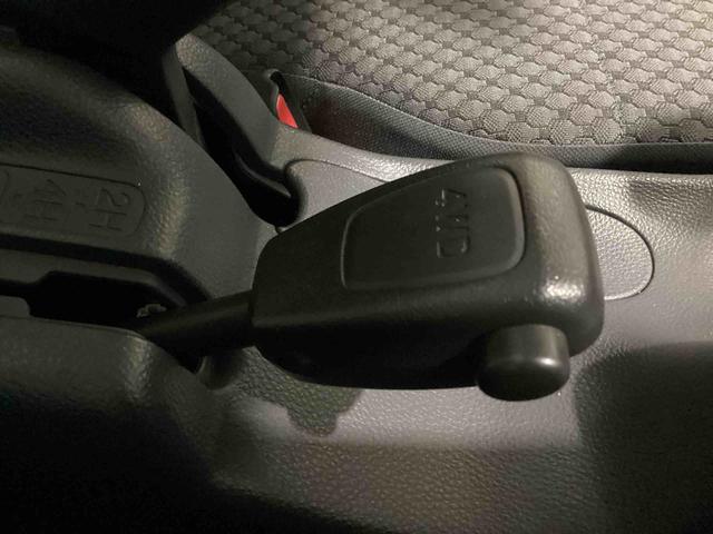 キャリイトラックＫＸ５速ＭＴ車　ハイロー切り替え４ＷＤ車　デフロック　作業灯　パワーウィンドウ　リモコンキー　フォグランプ　ＣＤプレーヤー　運転席エアバッグ　ＡＢＳ（鹿児島県）の中古車