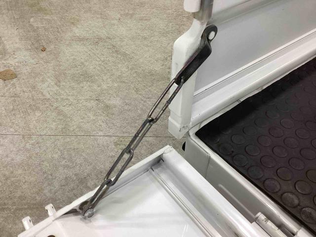 キャリイトラックＫＸ５速ＭＴ車　ハイロー切り替え４ＷＤ車　デフロック　作業灯　パワーウィンドウ　リモコンキー　フォグランプ　ＣＤプレーヤー　運転席エアバッグ　ＡＢＳ（鹿児島県）の中古車