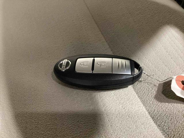 キューブ１５Ｘ　Ｖセレクションコラムシフト　プッシュスタートスイッチ　電子カードキー　運転席助手席エアバック　ＡＢＳ　カーナビ　バックモニター　フォグランプ（鹿児島県）の中古車