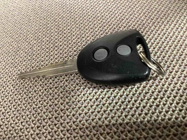 ミラココアココアＬインパネシフト　リモコンキー　カーナビ　ＡＢＳ　運転席助手席エアバッグ　エコアイドル　シートリフター（鹿児島県）の中古車