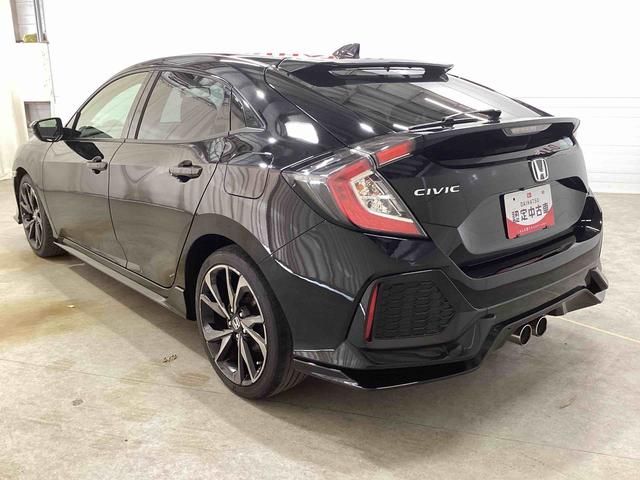 シビックハッチバックプッシュスタートスイッチ　電子カードキー　電動パーキングブレーキ　カーナビ　バックモニター　フロアＣＶＴ車（パドルシフト）　ＥＴＣ付　ＴＵＲＢＯ（鹿児島県）の中古車