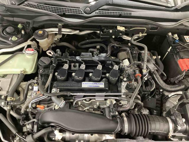シビックハッチバックプッシュスタートスイッチ　電子カードキー　電動パーキングブレーキ　カーナビ　バックモニター　フロアＣＶＴ車（パドルシフト）　ＥＴＣ付　ＴＵＲＢＯ（鹿児島県）の中古車