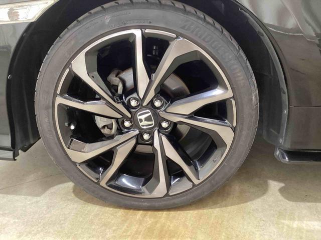 シビックハッチバックプッシュスタートスイッチ　電子カードキー　電動パーキングブレーキ　カーナビ　バックモニター　フロアＣＶＴ車（パドルシフト）　ＥＴＣ付　ＴＵＲＢＯ（鹿児島県）の中古車