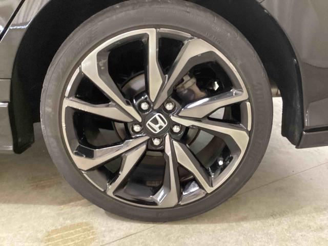 シビックハッチバックプッシュスタートスイッチ　電子カードキー　電動パーキングブレーキ　カーナビ　バックモニター　フロアＣＶＴ車（パドルシフト）　ＥＴＣ付　ＴＵＲＢＯ（鹿児島県）の中古車