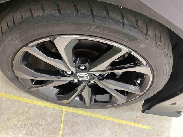 シビックハッチバックプッシュスタートスイッチ　電子カードキー　電動パーキングブレーキ　カーナビ　バックモニター　フロアＣＶＴ車（パドルシフト）　ＥＴＣ付　ＴＵＲＢＯ（鹿児島県）の中古車