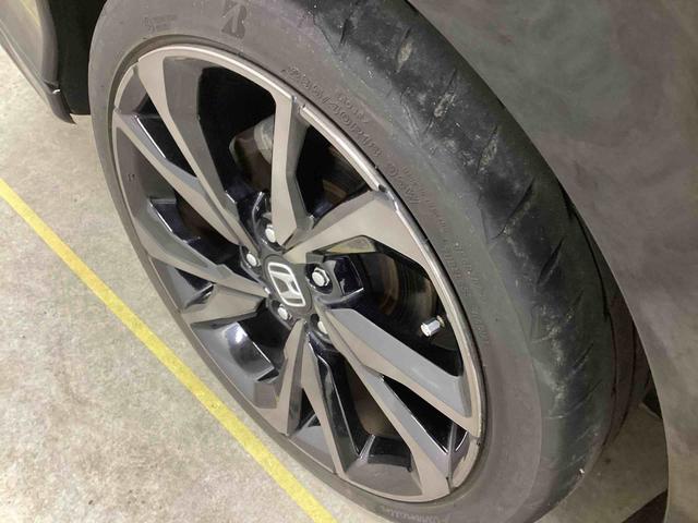 シビックハッチバックプッシュスタートスイッチ　電子カードキー　電動パーキングブレーキ　カーナビ　バックモニター　フロアＣＶＴ車（パドルシフト）　ＥＴＣ付　ＴＵＲＢＯ（鹿児島県）の中古車