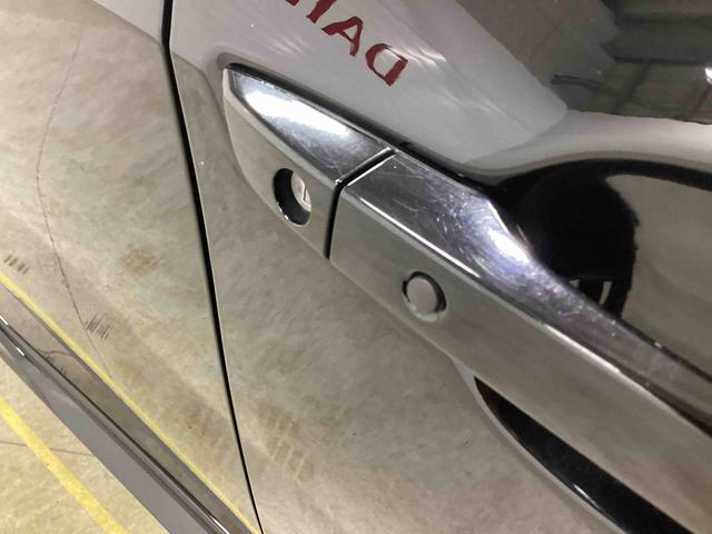 シビックハッチバックプッシュスタートスイッチ　電子カードキー　電動パーキングブレーキ　カーナビ　バックモニター　フロアＣＶＴ車（パドルシフト）　ＥＴＣ付　ＴＵＲＢＯ（鹿児島県）の中古車