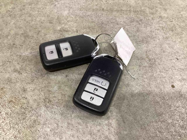 シビックハッチバックプッシュスタートスイッチ　電子カードキー　電動パーキングブレーキ　カーナビ　バックモニター　フロアＣＶＴ車（パドルシフト）　ＥＴＣ付　ＴＵＲＢＯ（鹿児島県）の中古車