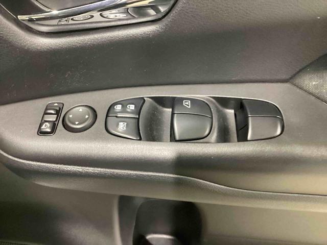 セレナハイウェイスター　ＶセレクションIIインパネシフト　プッシュスタートスイッチ　インテリキー　カーナビ　バックモニター（パノラマモニター）　両側電動スライドドア　アルミホイール　ＡＢＳ（鹿児島県）の中古車