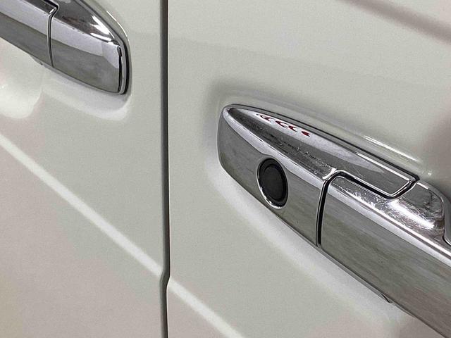 Ｎ−ＢＯＸカスタムＧ・Ｌパッケージインパネシフト　プッシュスタートスイッチ　電子カードキー　片側電動両側スライドドア　カーナビ　バックモニター　ＡＢＳ　フォグランプ　アルミホイール　ＥＴＣ車載器（鹿児島県）の中古車