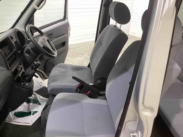 ハイゼットカーゴデッキバンGパートタイム4WD 5MT車 エアバッグ 助手席エアバック 左右スライドドア CDプレーヤー パワーウィンドウ リモコンキー(鹿児島県)の中古車