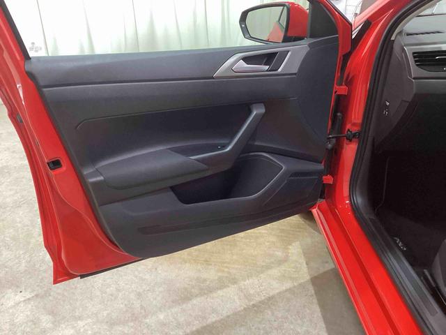 VW ポロTSIトレンドラインフロアシフト ABS エアコン ETC車載器 アルミホイール ルーフキャリア(鹿児島県)の中古車