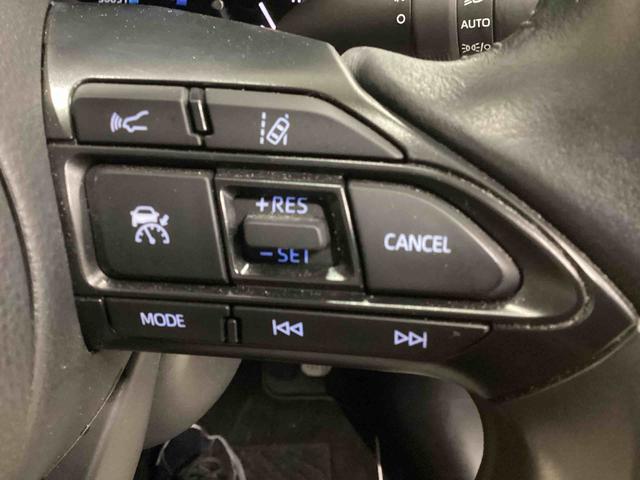 ヤリスクロスハイブリッドＺプッシュスタートスイッチ　電子カードキー　電動パーキングブレーキ　カーナビ　バックモニター（パノラマモニター）　シートヒーター　アルミホイル　ＡＢＳ（鹿児島県）の中古車